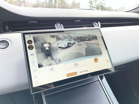 New 2026 Land Rover Range Rover Evoque Dynamic SE image 17