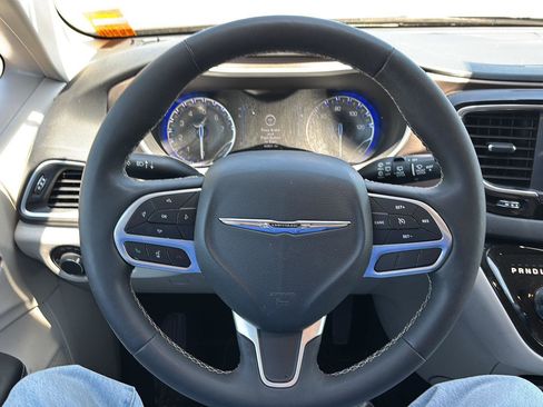 Used 2024 Chrysler Voyager LX image 10