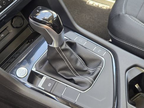 New 2026 Volkswagen Taos SE FWD image 19