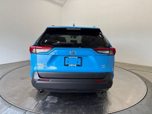Used 2019 Toyota RAV4 LE w/ Carpet Mat Package AWD/4WD image 6