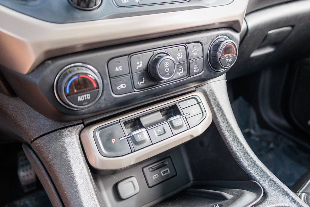 Used 2020 GMC Acadia Denali AWD/4WD image 34