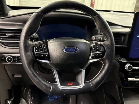 Used 2023 Ford Explorer ST w/ Equipment Group 401A image 9