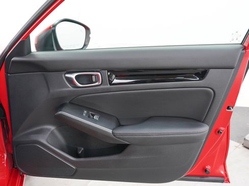 Used 2022 Honda Civic Sport Touring image 9