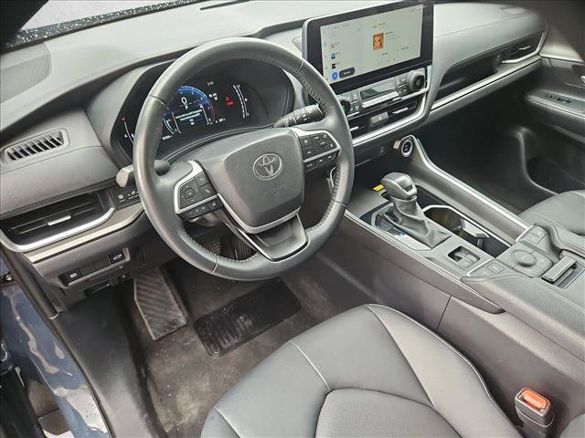Used 2025 Toyota Grand Highlander AWD image 13