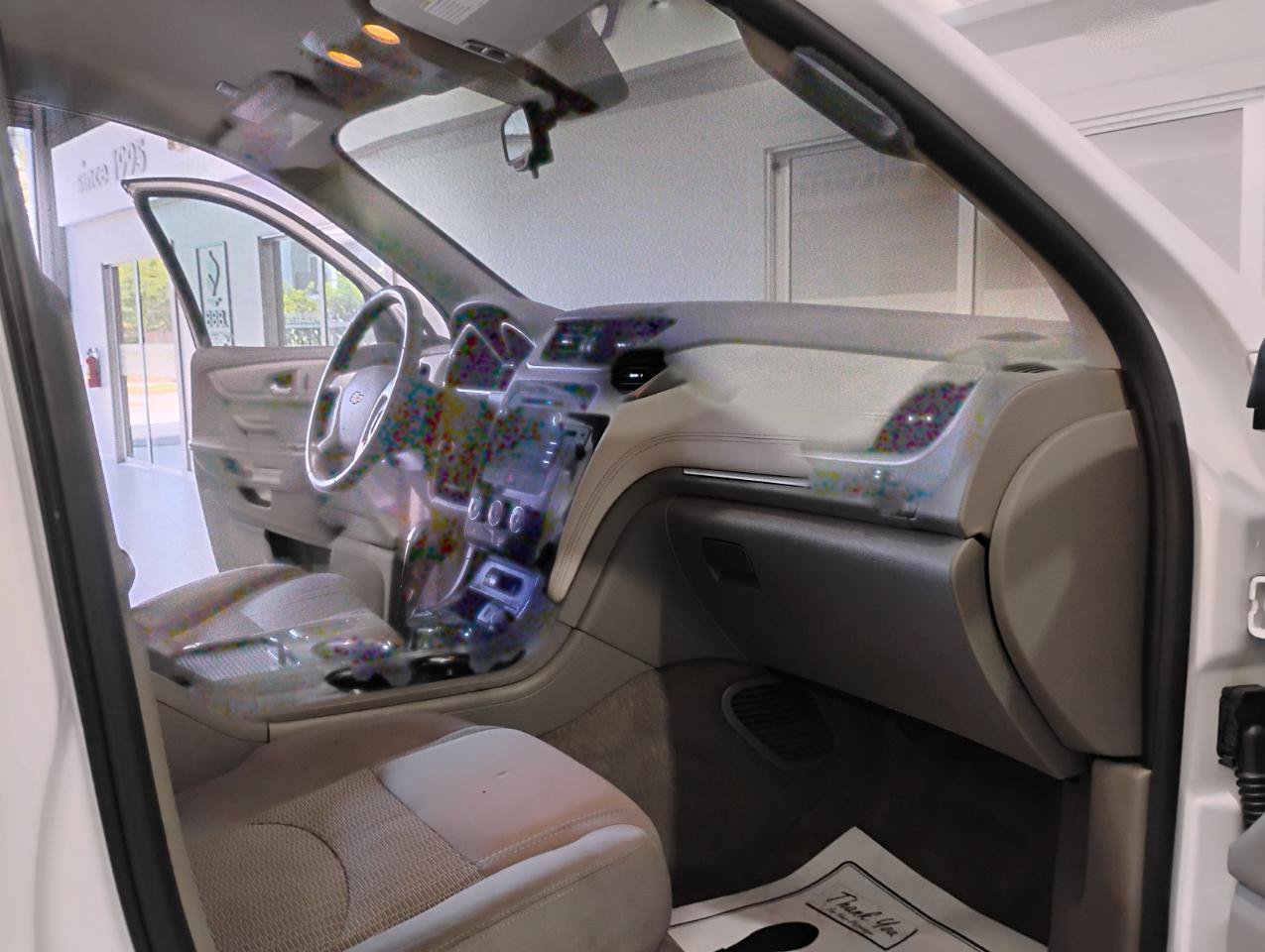 Used 2017 Chevrolet Traverse LT FWD image 79