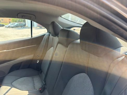 Used 2019 Toyota Camry LE FWD image 11