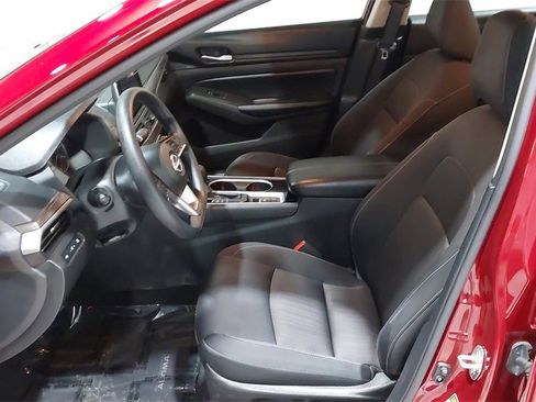 Used 2024 Nissan Altima 2.5 SV image 19