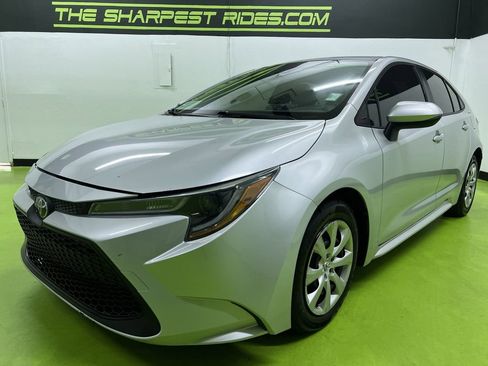 Used 2021 Toyota Corolla LE FWD image 5