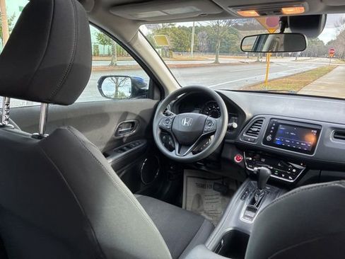 Used 2021 Honda HR-V EX image 25