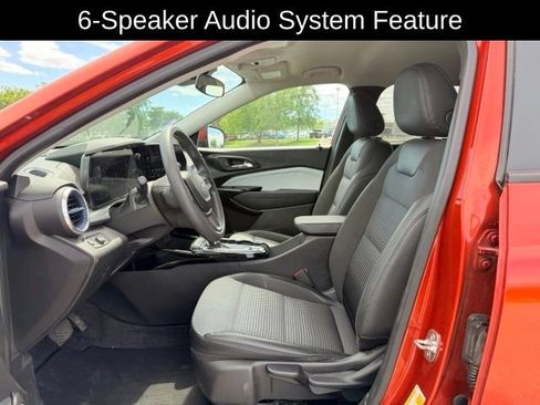 Used 2024 Chevrolet Trax LT FWD image 8