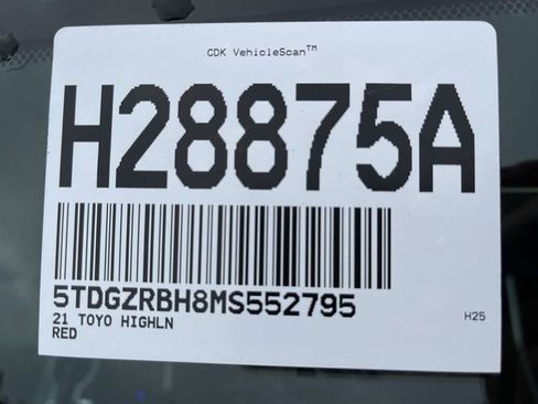 Used 2021 Toyota Highlander XLE image 16