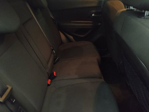 Used 2020 Chevrolet Trax LS w/ Tint and Cruise Package FWD image 19