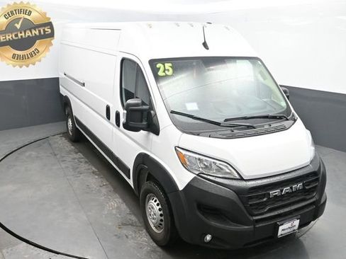 Used 2025 RAM ProMaster 2500 w/ Convenience Group image 24