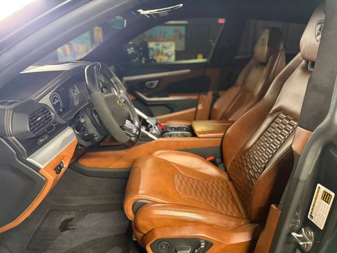 Used 2019 Lamborghini Urus AWD/4WD image 19