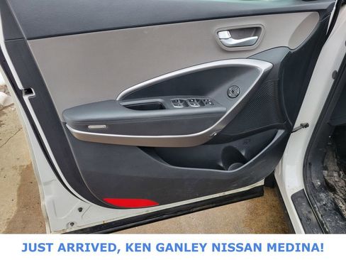 Used 2016 Hyundai Santa Fe SE w/ Cargo Package image 14