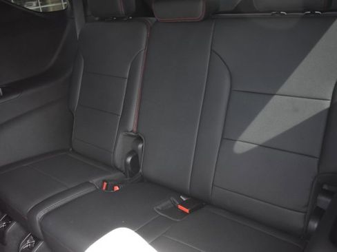 Used 2025 Chevrolet Traverse RS w/ LPO, Floor Liner Package image 17