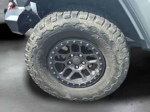 Used 2022 Jeep Wrangler Unlimited Rubicon w/ Xtreme Recon 35" Tire Package AWD/4WD image 16