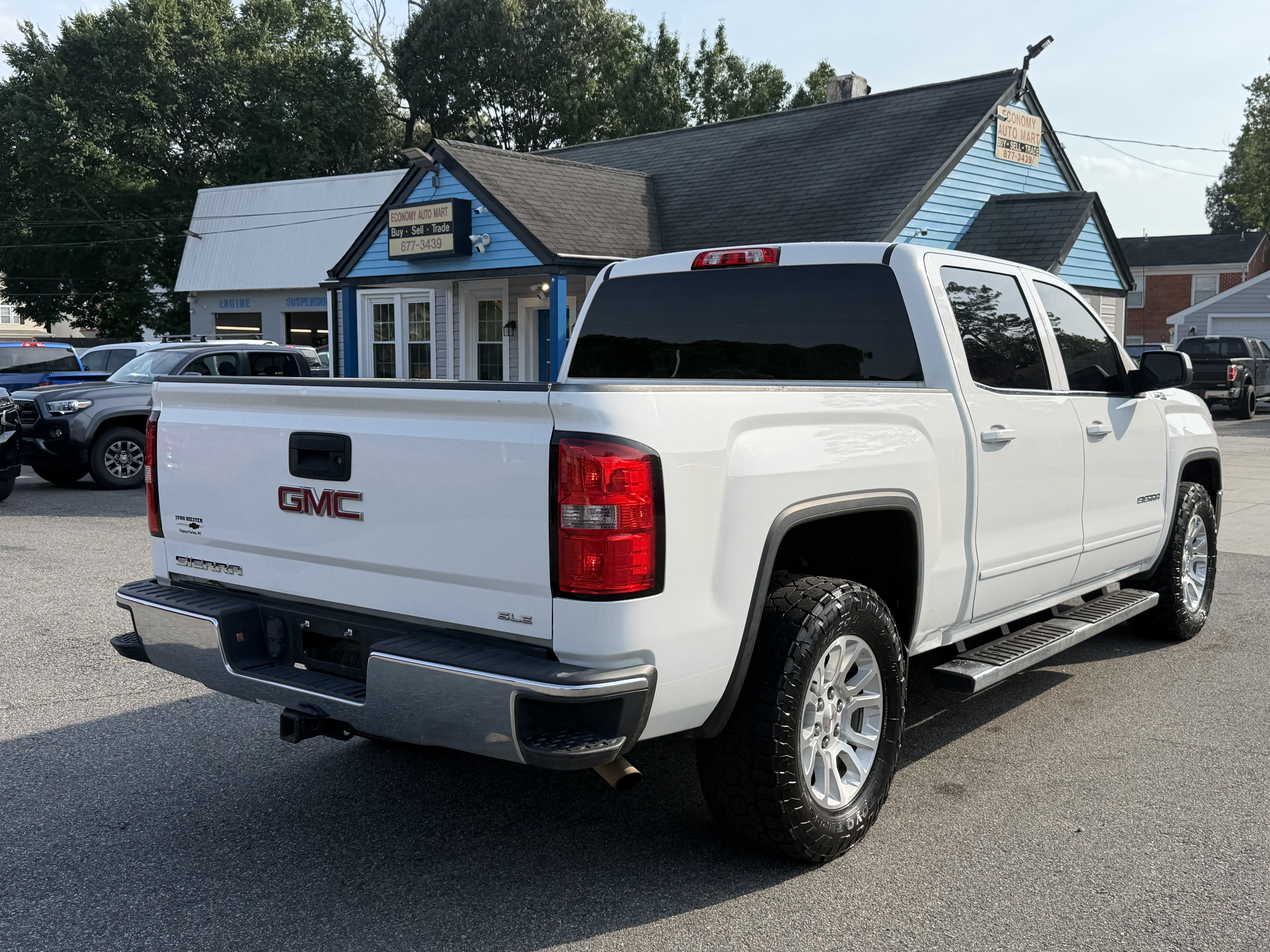 Used 2014 GMC Sierra 1500 SLE w/ SLE Value Package AWD/4WD image 5