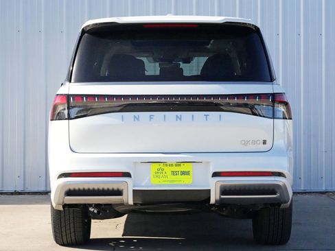 Used 2025 INFINITI QX80 Sensory image 11