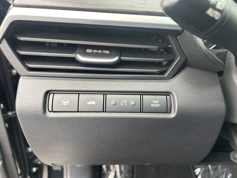 Used 2024 Nissan Altima 2.5 SL FWD image 21