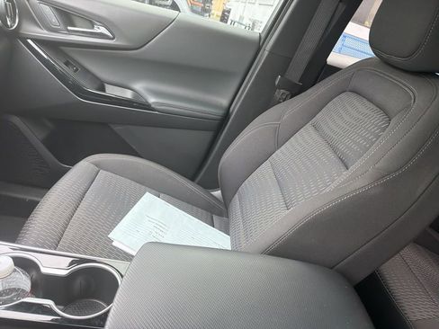 Used 2025 Chevrolet Equinox LT FWD image 11