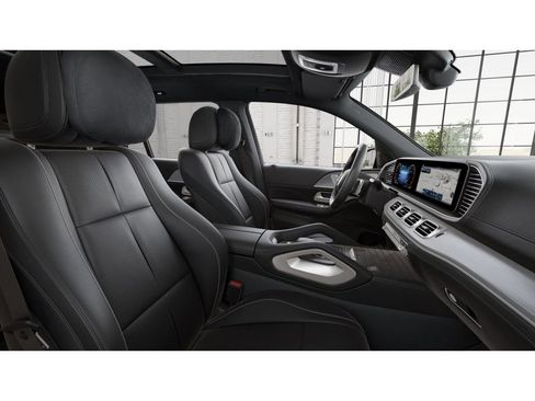 New 2025 Mercedes-Benz GLS 580 4MATIC image 4