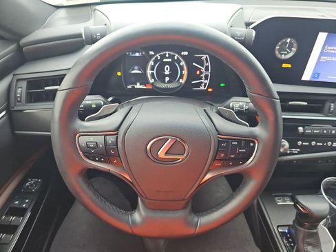 Used 2024 Lexus ES 350 w/ Premium Package image 17