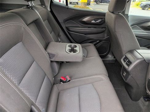 Used 2023 GMC Terrain SLE w/ Driver Convenience Package image 11