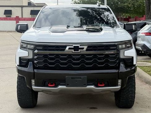 Used 2023 Chevrolet Silverado 1500 ZR2 w/ Technology Package image 8