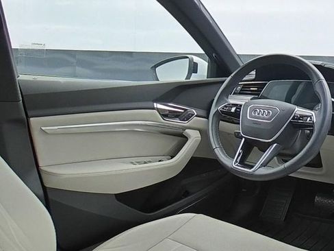Used 2024 Audi Q8 e-tron Premium Plus w/ Premium Plus Package AWD/4WD image 17