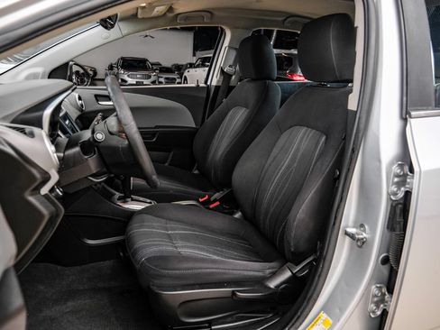 Used 2020 Chevrolet Sonic LT FWD image 39