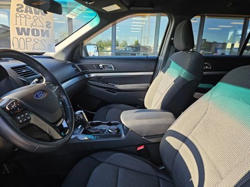 Used 2019 Ford Explorer XLT AWD/4WD image 18
