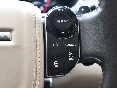Used 2018 Land Rover Range Rover HSE image 31