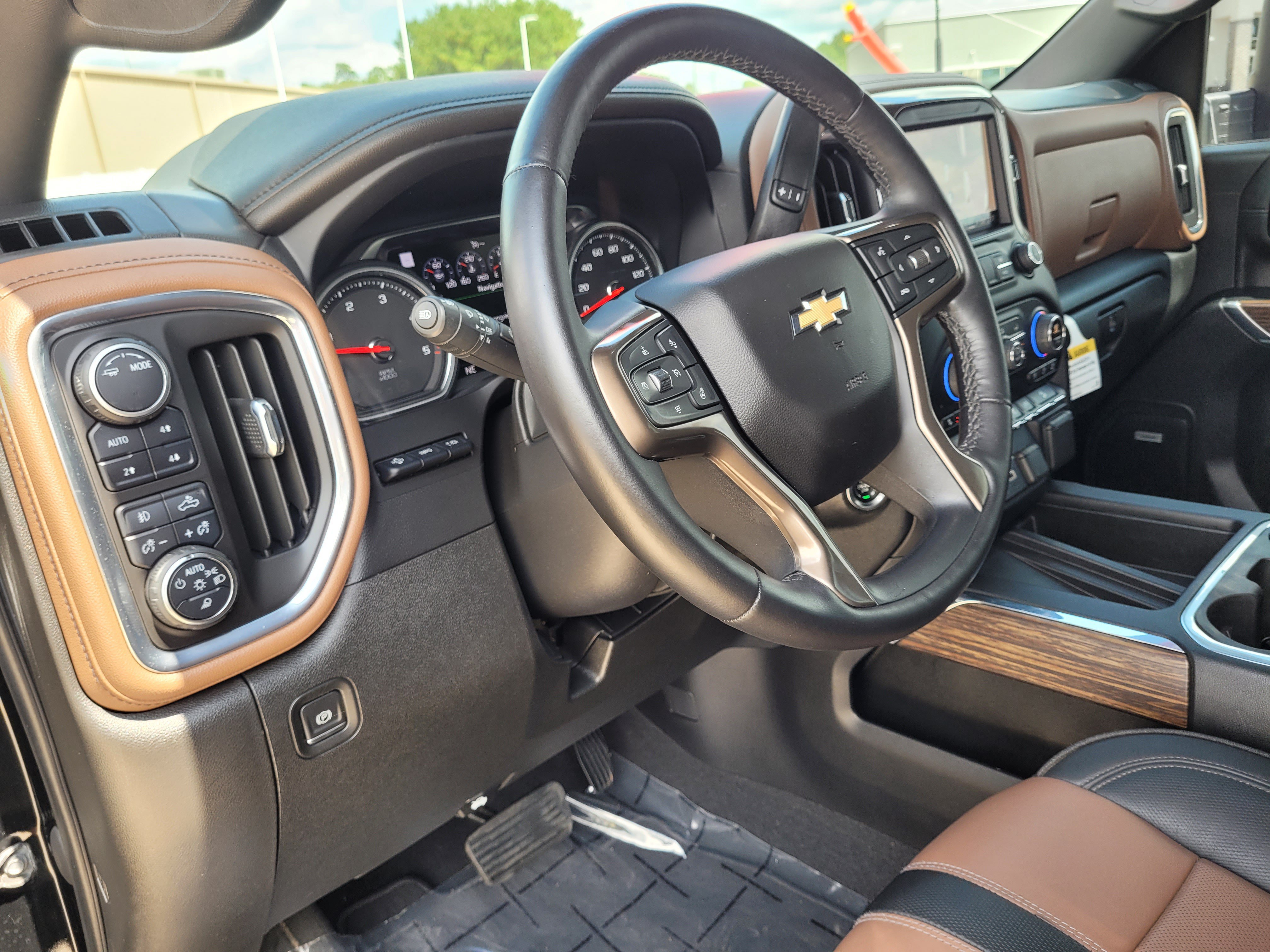 Used 2022 Chevrolet Silverado 2500 High Country w/ Z71 Off-Road Package AWD/4WD image 23