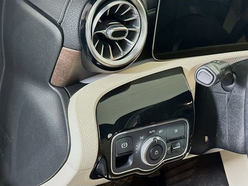 Used 2020 Mercedes-Benz CLA 250 image 17