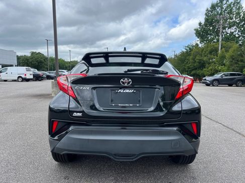 Used 2022 Toyota C-HR XLE FWD image 16