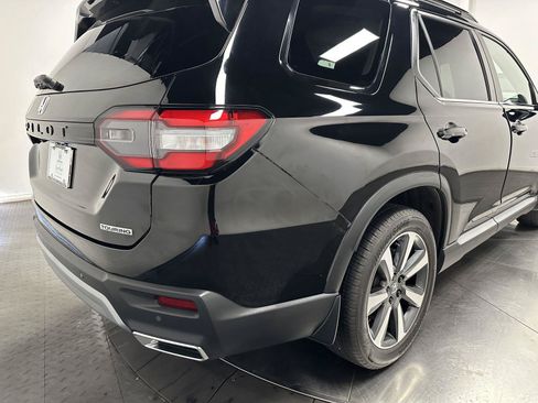 Certified 2023 Honda Pilot Touring image 14