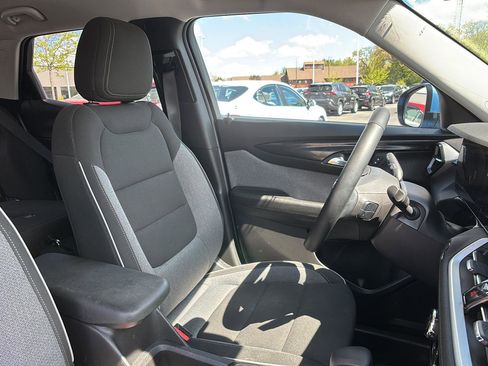 Used 2024 Chevrolet TrailBlazer LT w/ Convenience Package FWD image 15