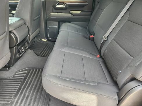 Used 2023 Chevrolet Silverado 1500 LT AWD/4WD image 30