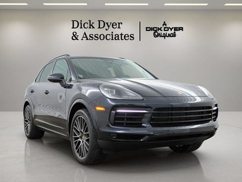 Used 2023 Porsche Cayenne AWD/4WD image 1