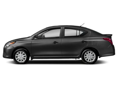 Used 2019 Nissan Versa SV image 3