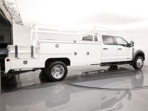 Used 2024 Ford F550 2WD Crew Cab Super Duty w/ XLT Value Package image 5