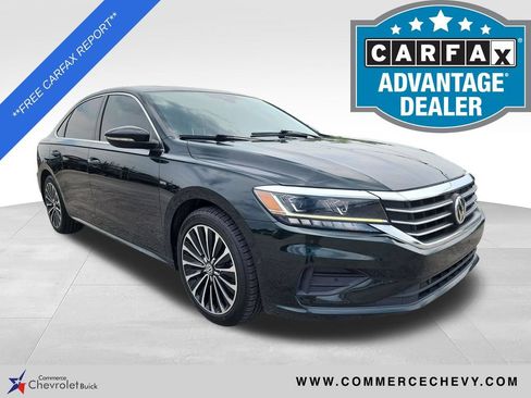 Used 2022 Volkswagen Passat 2.0T FWD image 1
