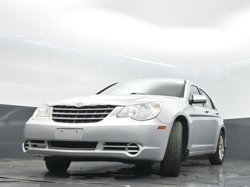Used 2010 Chrysler Sebring Limited FWD image 27