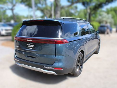 Used 2024 Kia Carnival SX FWD image 10