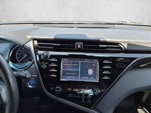 Used 2019 Toyota Camry LE FWD image 13