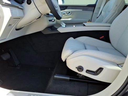 New 2026 Volvo XC90 B6 Ultra w/ Protection Package image 12