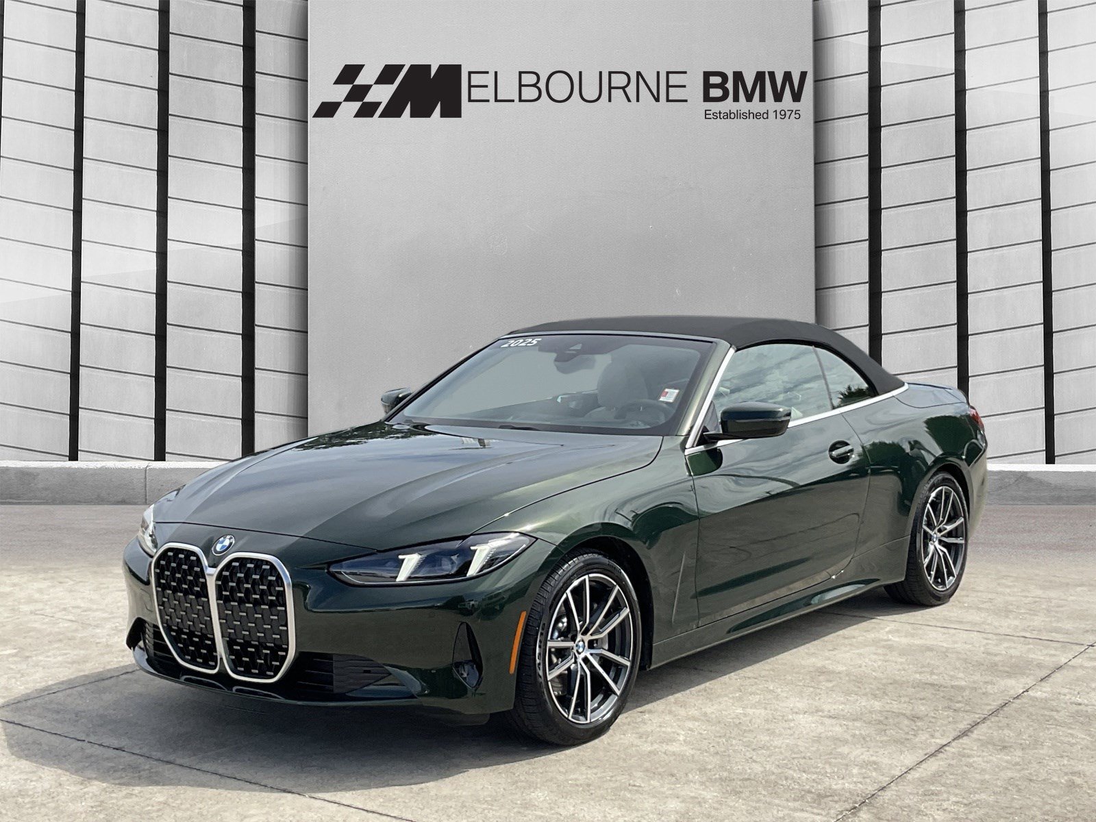 Certified 2025 BMW 430i xDrive Convertible w/ Premium Package AWD/4WD image 3