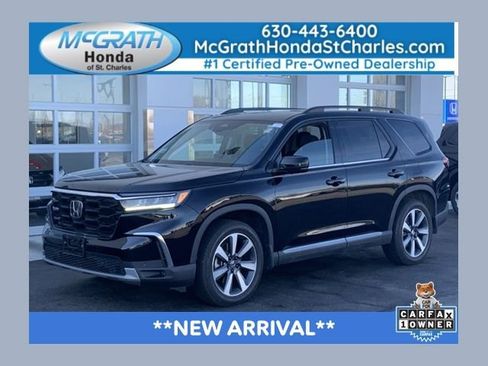 Used 2025 Honda Pilot Touring image 1