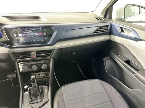 Used 2023 Volkswagen Taos SE image 27